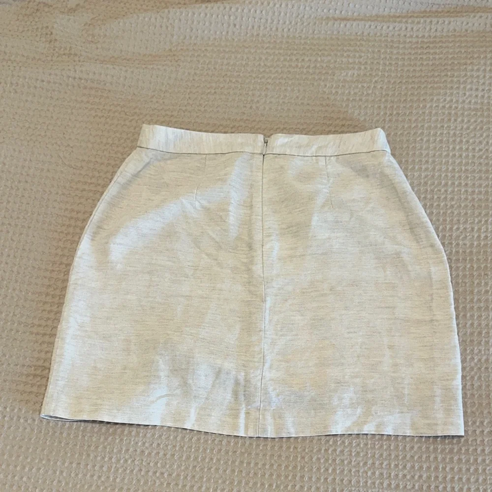 Wilfred Neutral Cream Linen Mini Skirt - Classic Women's Skirt - Picture 4 of 5